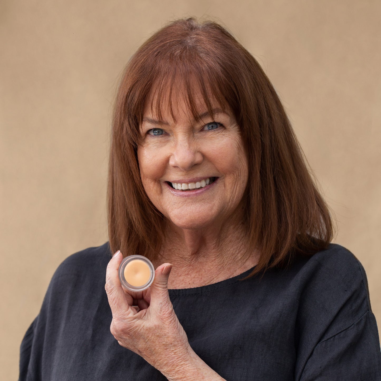 OMni Radiant Zinc Sheer Coral natural multi-use balm for dry lips and skin, highlighter on cheeks #8