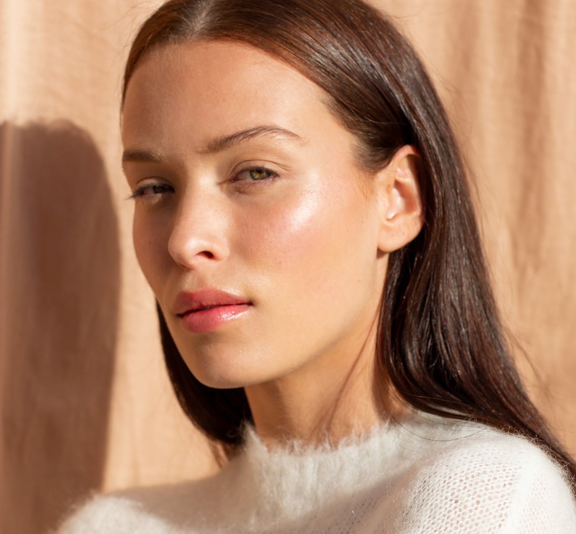 OMni Blush natural multi-use balm for dry lips and skin, and blush on cheeks #3